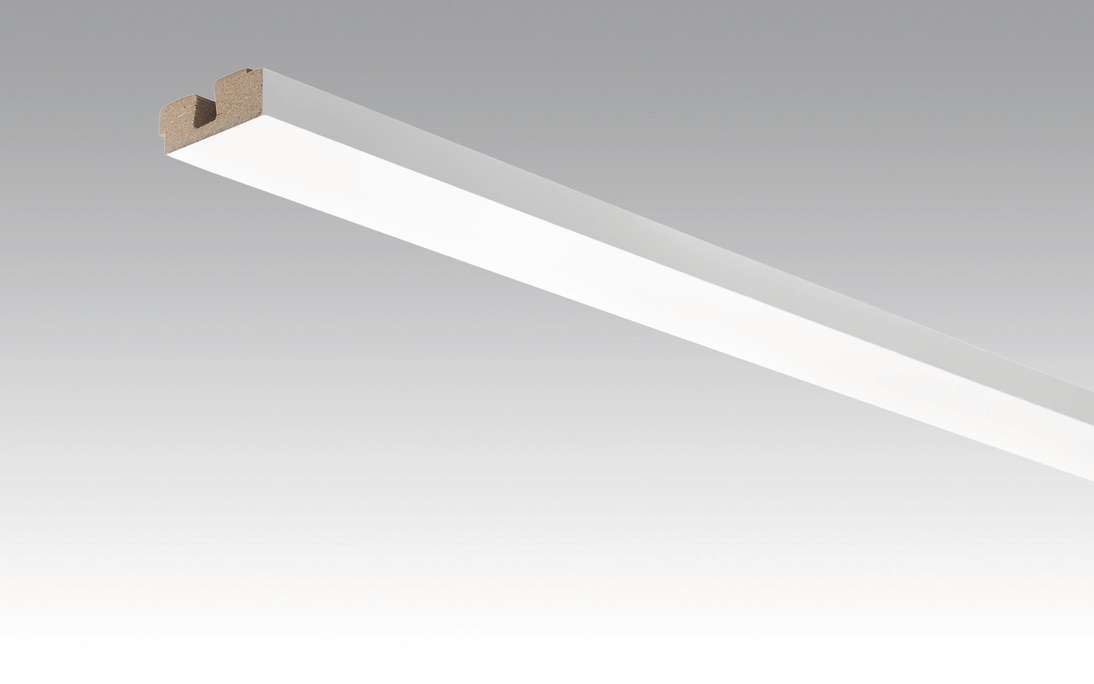 Plinthes MEISTER habillage de plafond blanc à peindre DF 2222 - 2380 x 40 x 15 mm (200032-2380-02222)