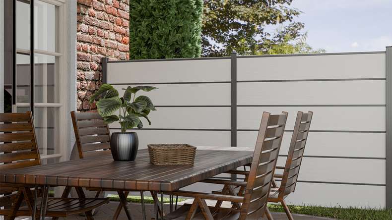 planeo Gardence Simply Premium - PVC-Steckzaun Weiss mit Lisenen in Anthrazit 180 x 180 cm