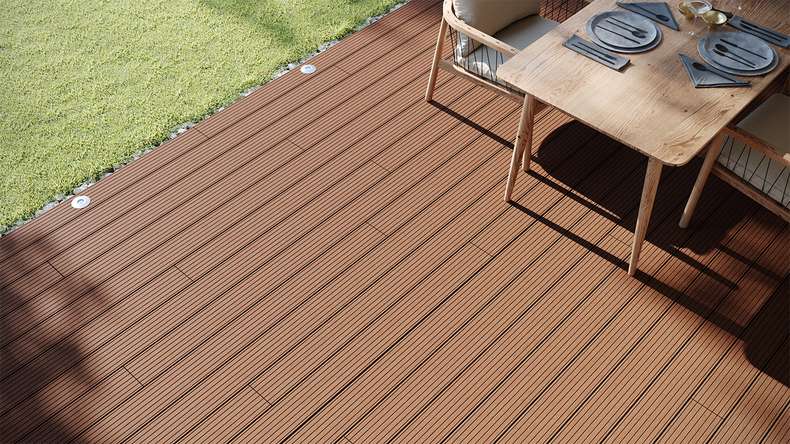 planeo LineWood WPC Pannello per decking solido - Marrone chiaro 3,60m scanalato/scanalato