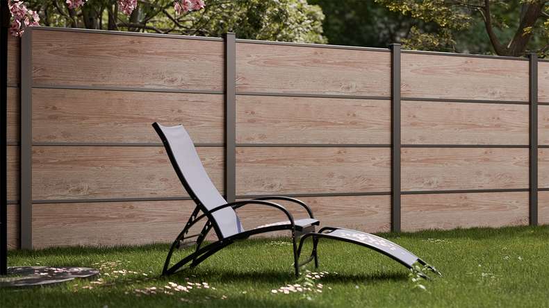 planeo Gardence Resistant - HPL-Steckzaun Holzoptik 180 x 183 cm