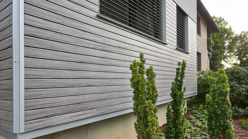 planeo Fassado - Rivestimento di facciata a fasce romboidali WPC grigio grafite