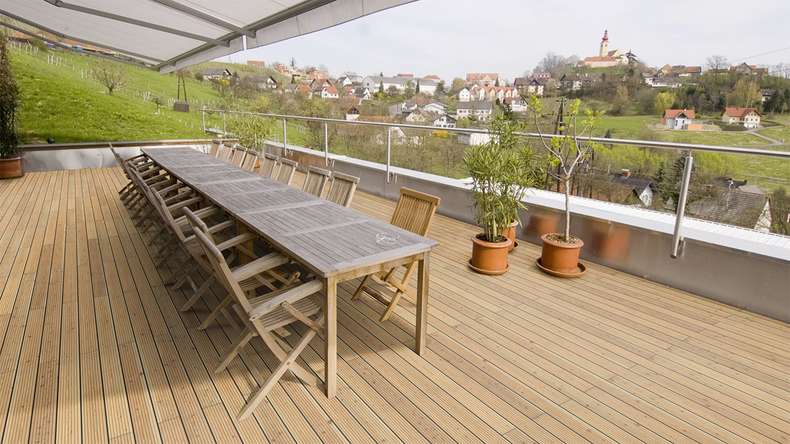 Decking in legno TerraWood - Larice canadese - scanalato / scanalato