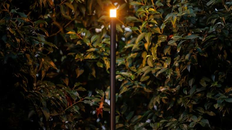 planeo Éclairage de jardin 12V - Lampe à socle LED Erba moyenne - 1W 100 lumens