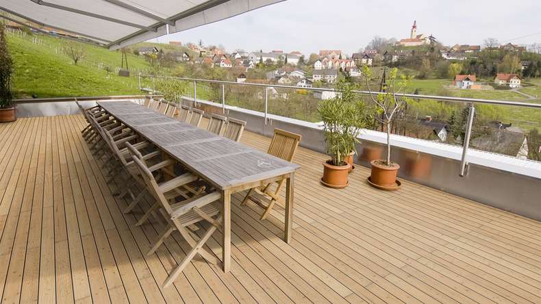Decking in legno TerraWood - Larice canadese - scanalato / scanalato