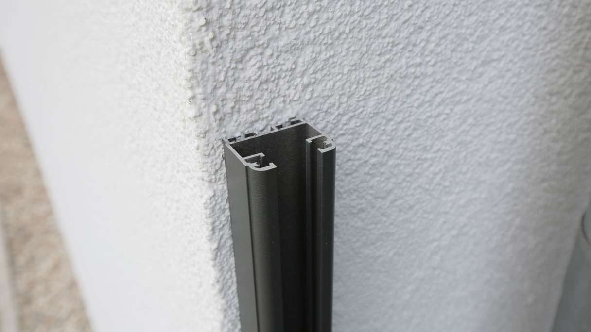 planeo Gardence Strong - Plinthe universelle en aluminium Anthracite 200 cm