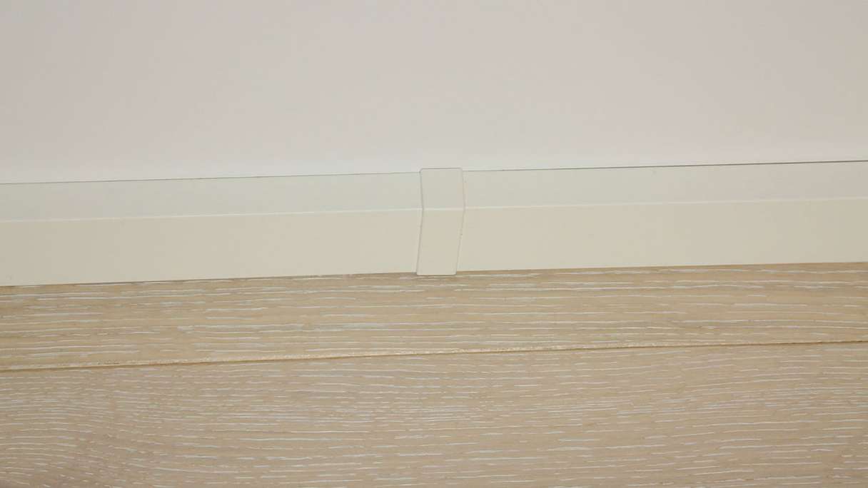 Verbindungsstück selbstklebend für Fußleiste F100201M Modern Weiß 18 x 50 mm - 2St. (9062282001)