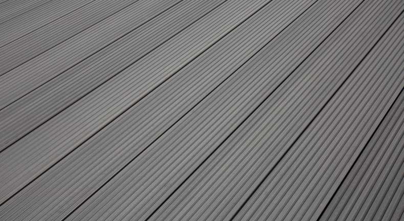 planeo Kit complet TitanWood 5m lame creuse rainurée structure gris clair 67m² incl. aluminium-UK