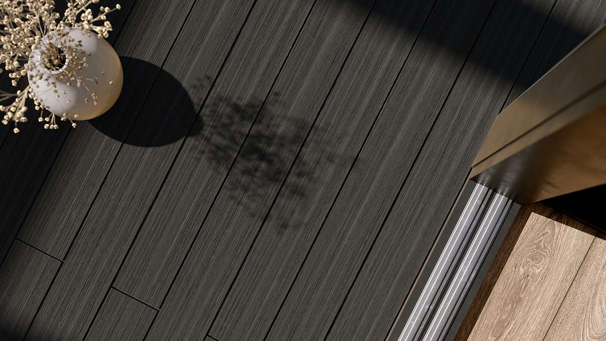 planeo AntikWood Lame de terrasse WPC massif - gris anthracite 3m vieilli à l'ancienne