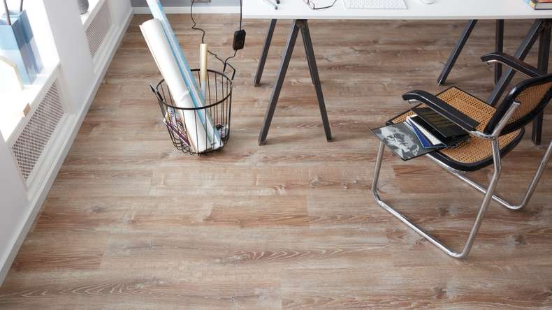 Skaben Sol PVC clipsable - ProfiKlick Chêne fumé doré | gaufrage synchrone (SP-6200194)