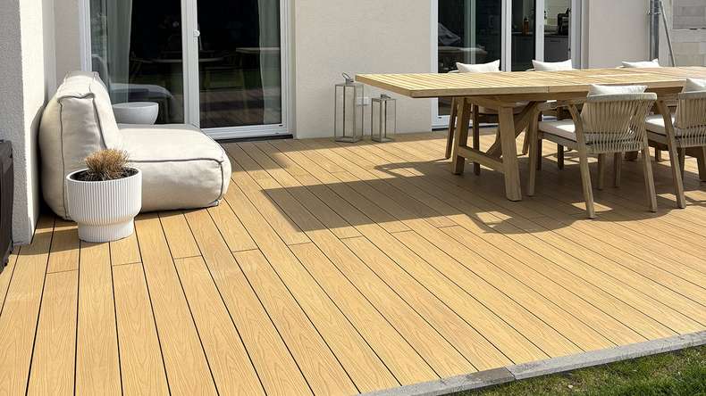 planeo CoEXWood WPC Terrassendiele Massiv ummantelt - Sand/Karamell 3m strukturiert