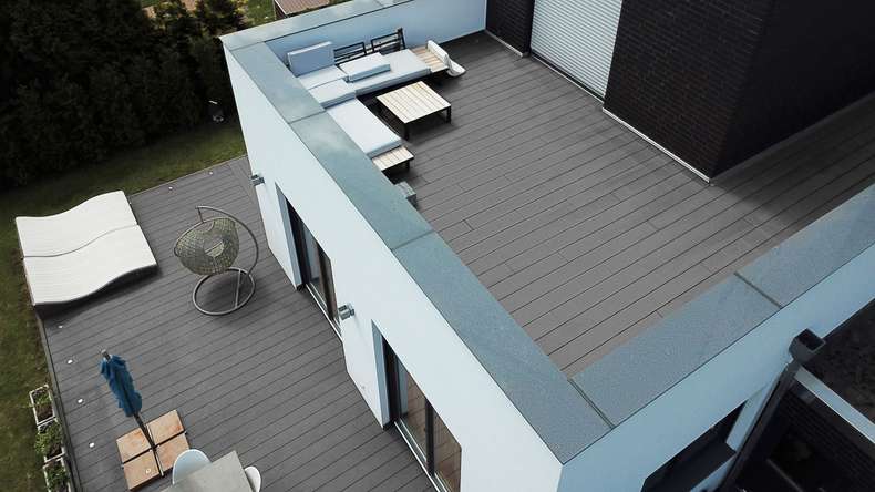 planeo Kit complet TitanWood 5m lame creuse rainurée structure gris clair 67m² incl. aluminium-UK