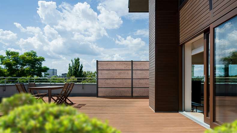 planeo Gardence Resistant - HPL-Steckzaun Holzoptik 180 x 183 cm