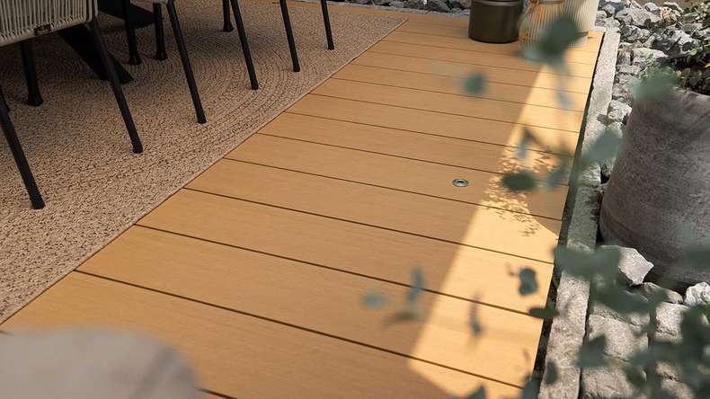 planeo MAXLine Nature - WPC CoEx lame de terrasse XL gainée chambre creuse - sable 3m structuré/lisse brossé