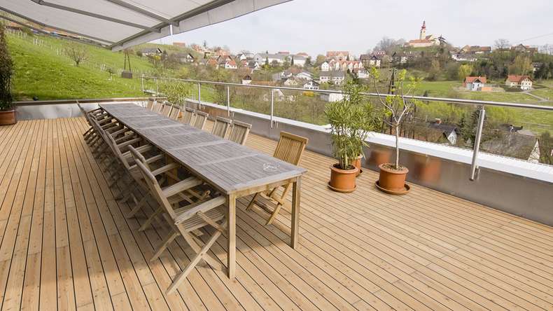 Decking in legno TerraWood - larice canadese - liscio su entrambi i lati