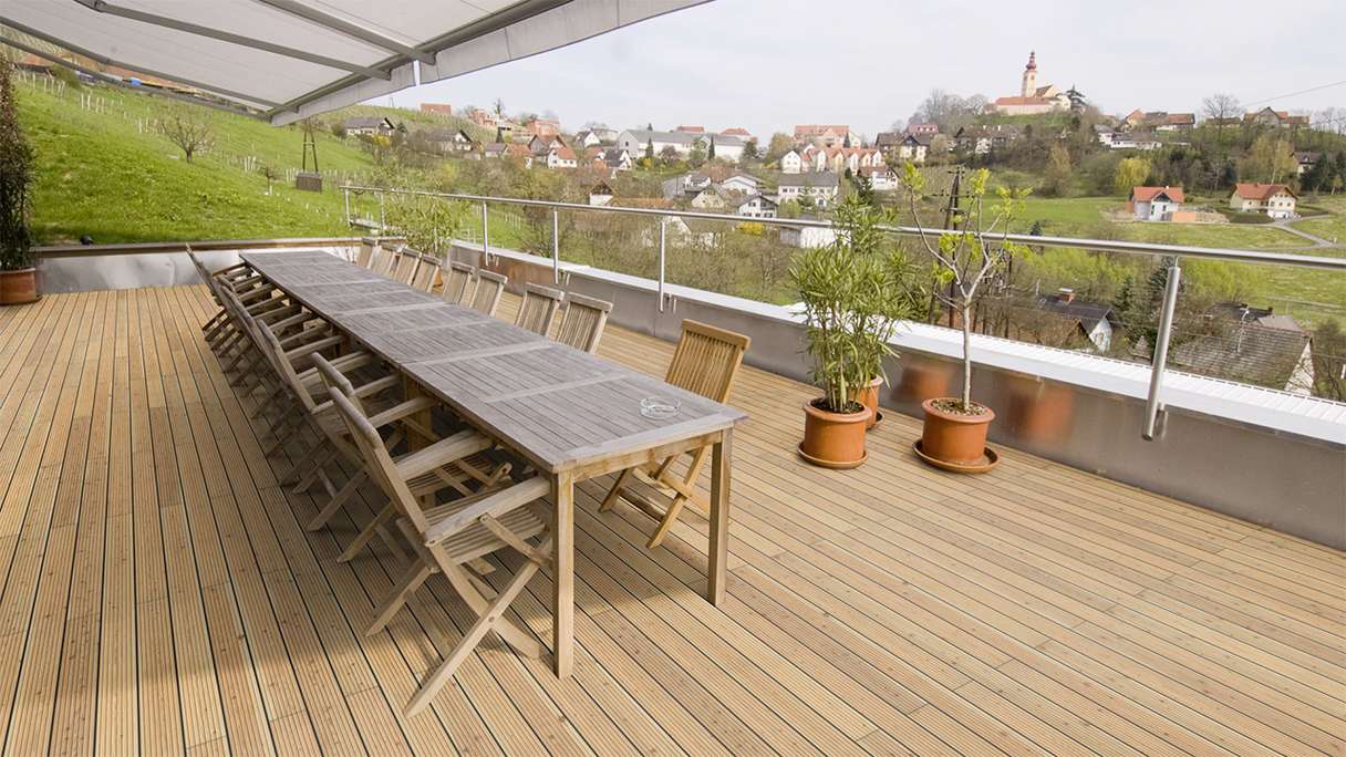 Decking in legno TerraWood - Larice canadese - scanalato / scanalato