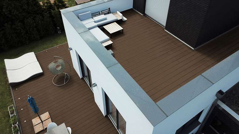 planeo Kit complet TitanWood 5m de structure en lames creuses rainurées brun foncé 55,5m² incl. Alu-UK