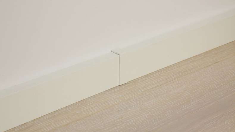 Verbindungsstück selbstklebend für Fußleiste F100201M Modern Weiß 18 x 50 mm - 2St. (9062282001)