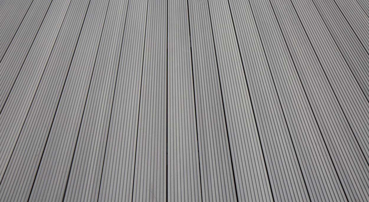 Set completo TitanWood 3m struttura a listello cavo scanalato grigio chiaro 21,3m² incl. alluminio-UK