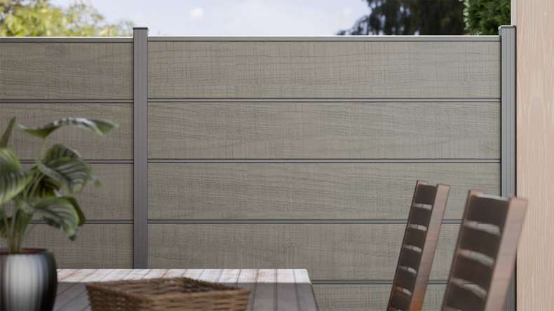 planeo Gardence Simply Premium - PVC-Steckzaun Grey Ash Cut mit Lisenen in Anthrazit 180 x 180 cm