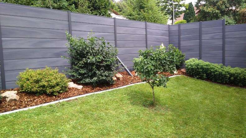planeo Gardence Deluxe - BPC-Gartenzaun Premium Steingrau co-ex
