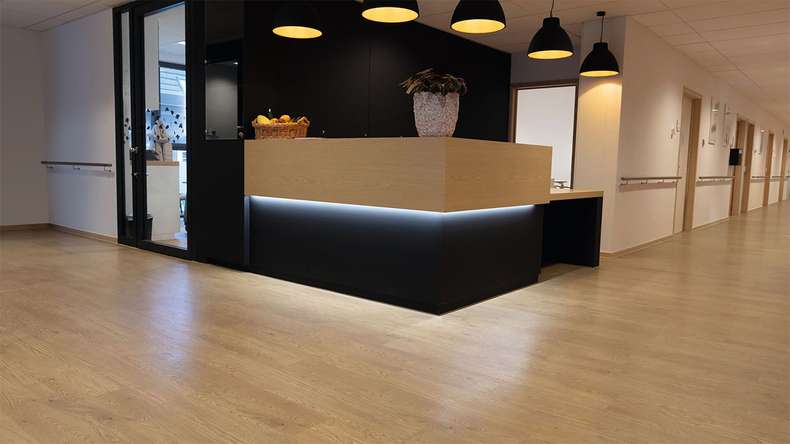 Forbo Allura Wood 40 Vinyle à coller - Honey Elegant Oak 1200 x 200 mm (60065DR4)