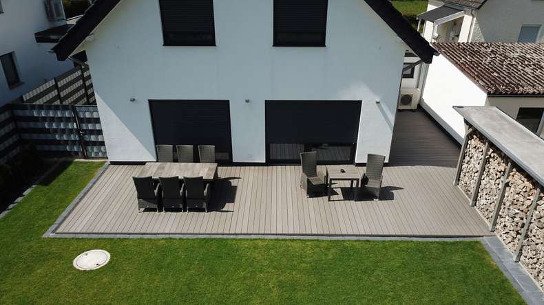 Komplett-Set TitanWood 3m Massivdiele Holzstruktur Hellgrau 9.2m² inkl. Alu-UK