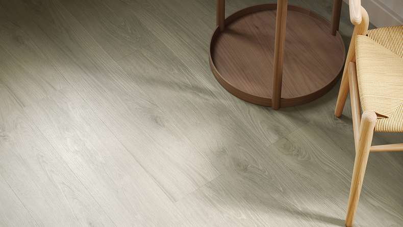 vinile adesivo planeo - Object Woodline Oak Light Grey | Goffratura sincrona (PLDD2570-EHE)