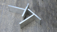 planeo T-Fugen Distanzstück aus Aluminium für HPL-Terrassen