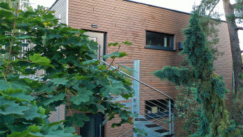 planeo Fassado - Latte WPC en losange revêtement de façade brun