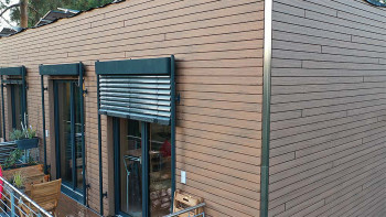planeo Fassado - Latte WPC en losange revêtement de façade brun