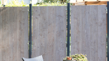 planeo Gardence Resistant - Clôture pare-vue HPL sur chant - aspect bois 90 x 180cm
