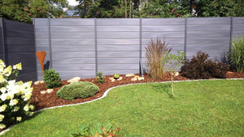 planeo Solid Grande - clôture composite Premium gris pierre