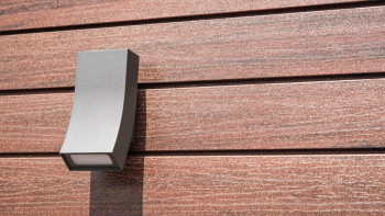 planeo Fassado - Rivestimento di facciata a strisce di WPC a rombi Prime maroon
